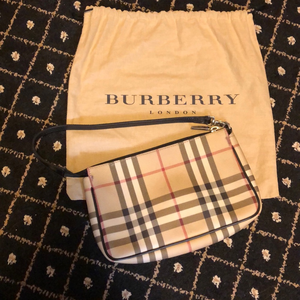 Burberry hand/shoulder bag